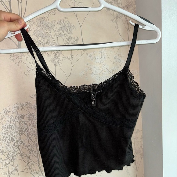 Black lace trim tank top/camisole - Picture 4 of 5